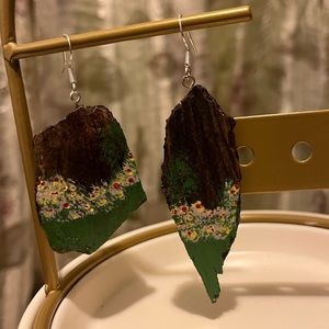 Handmade beautiful earrings this  earring don’t have discount.